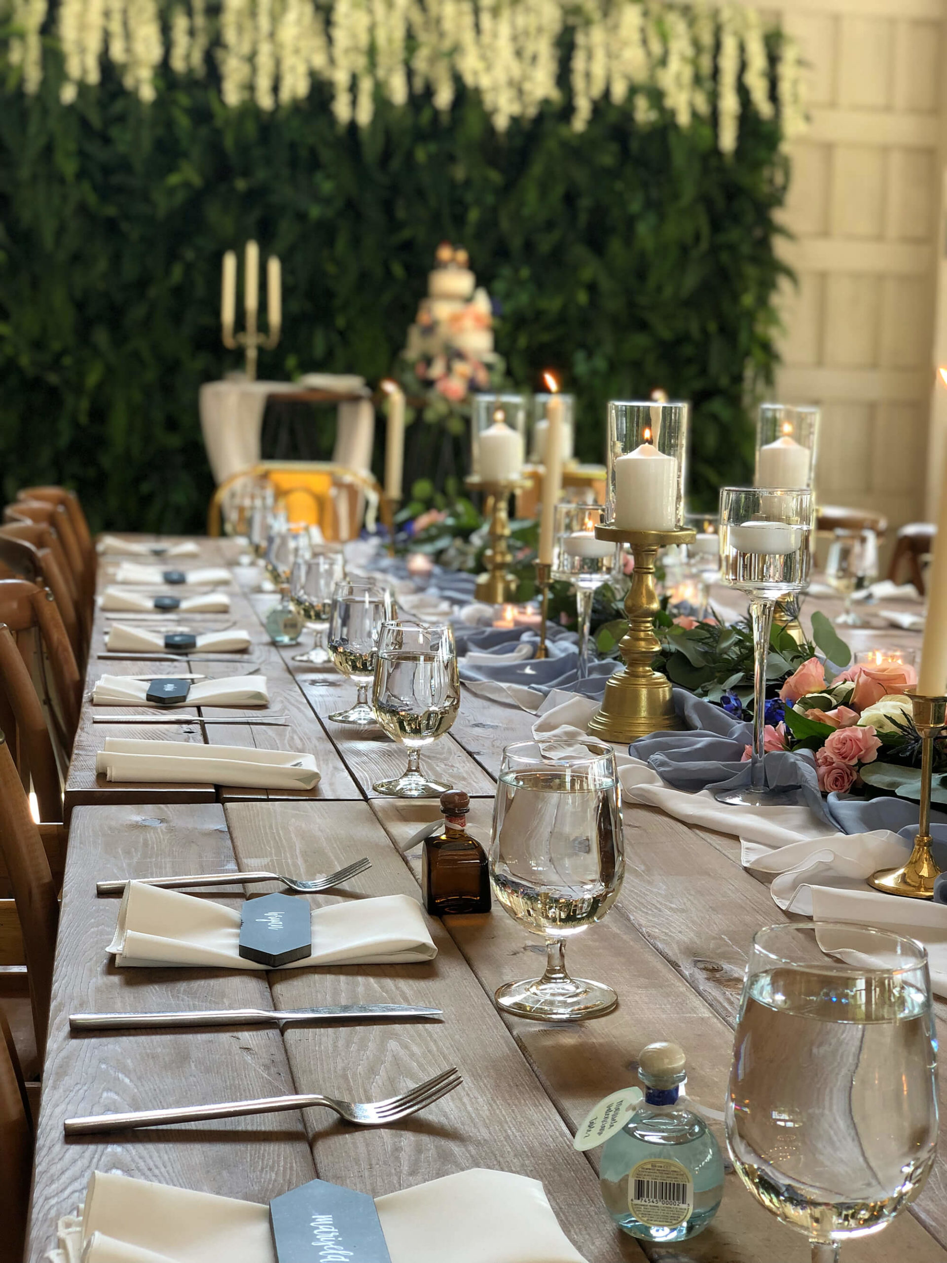 Endive catering table setting